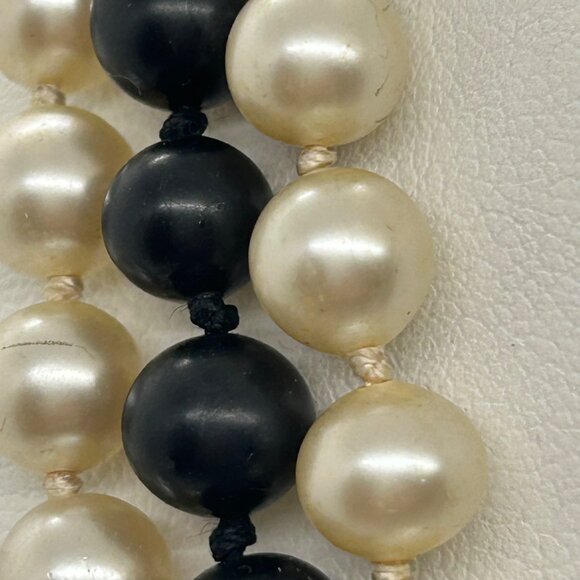 Vintage Double Strand Faux Pearl & Single Black Bead Necklace Floral Box Clasp - Picture 13 of 16